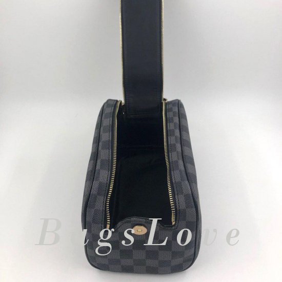 Клатч Louis Vuitton B105358
