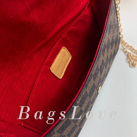 Клатч Louis Vuitton B105368