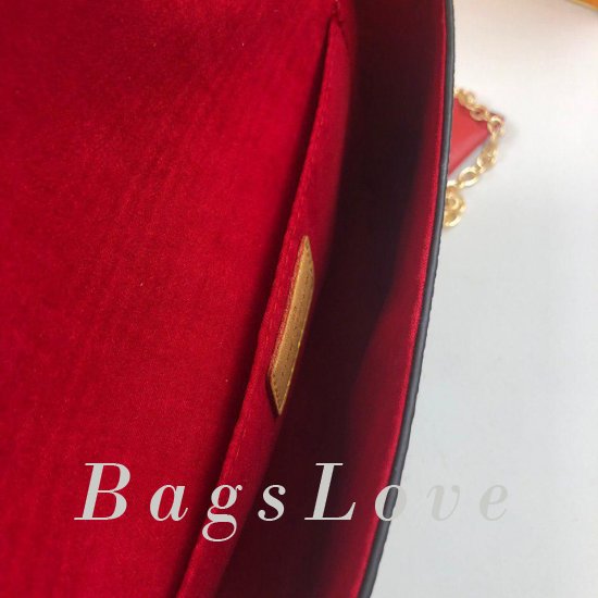 Клатч Louis Vuitton B105370