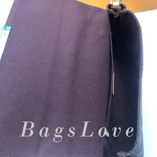 Клатч Louis Vuitton B105415